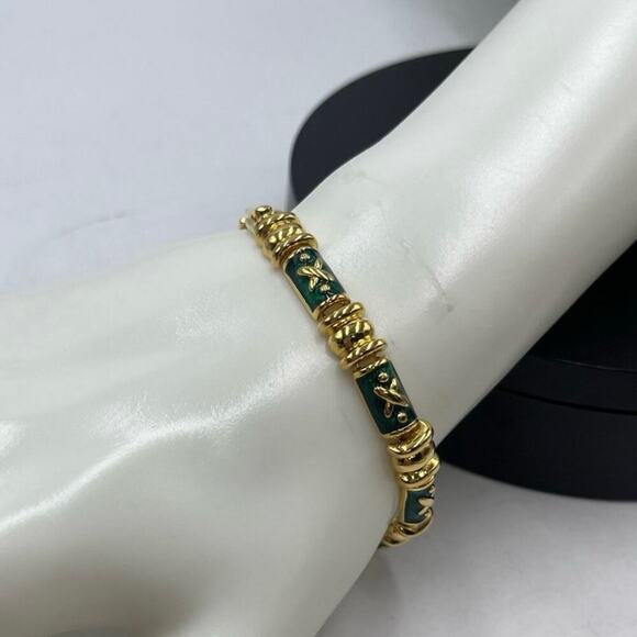 Joan Rivers Signed Vintage Gold Tone and Green Enamel Bracelet Snap Closure - Picture 3 of 10